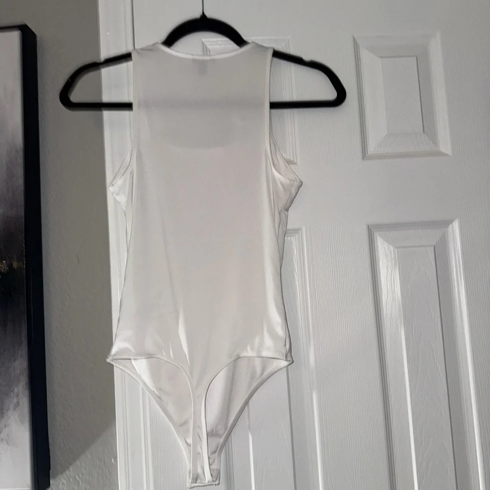 Express White Contour Bodysuit - Picture 5 of 5